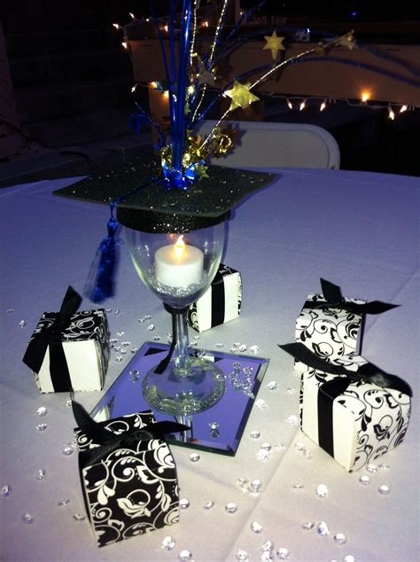 graduation table decorations